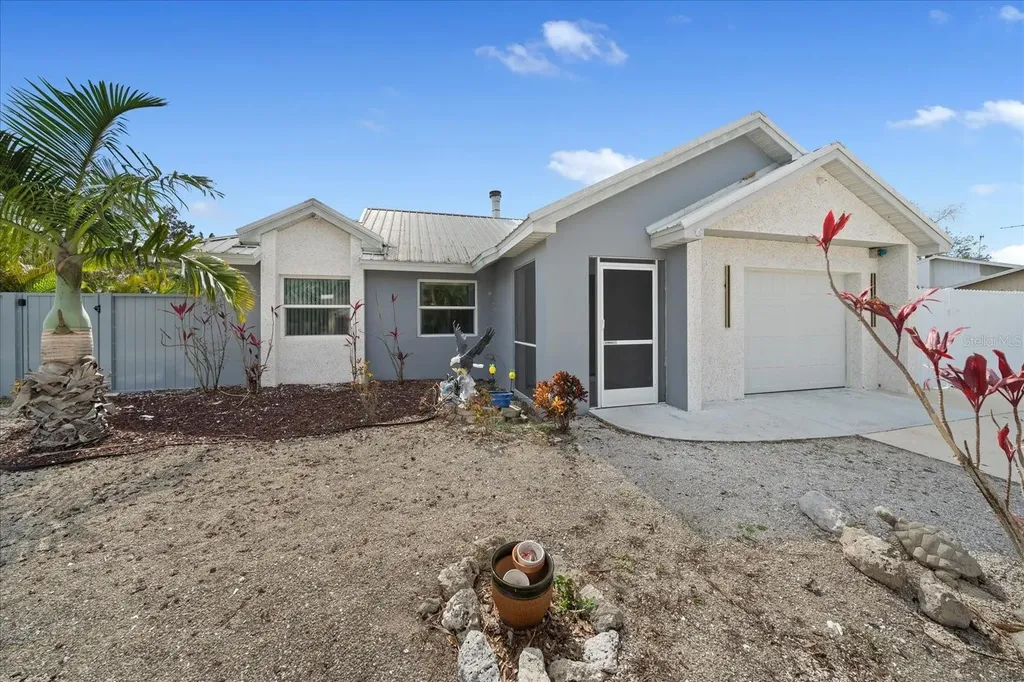 5002 Bunyan Street Sarasota FL 34232