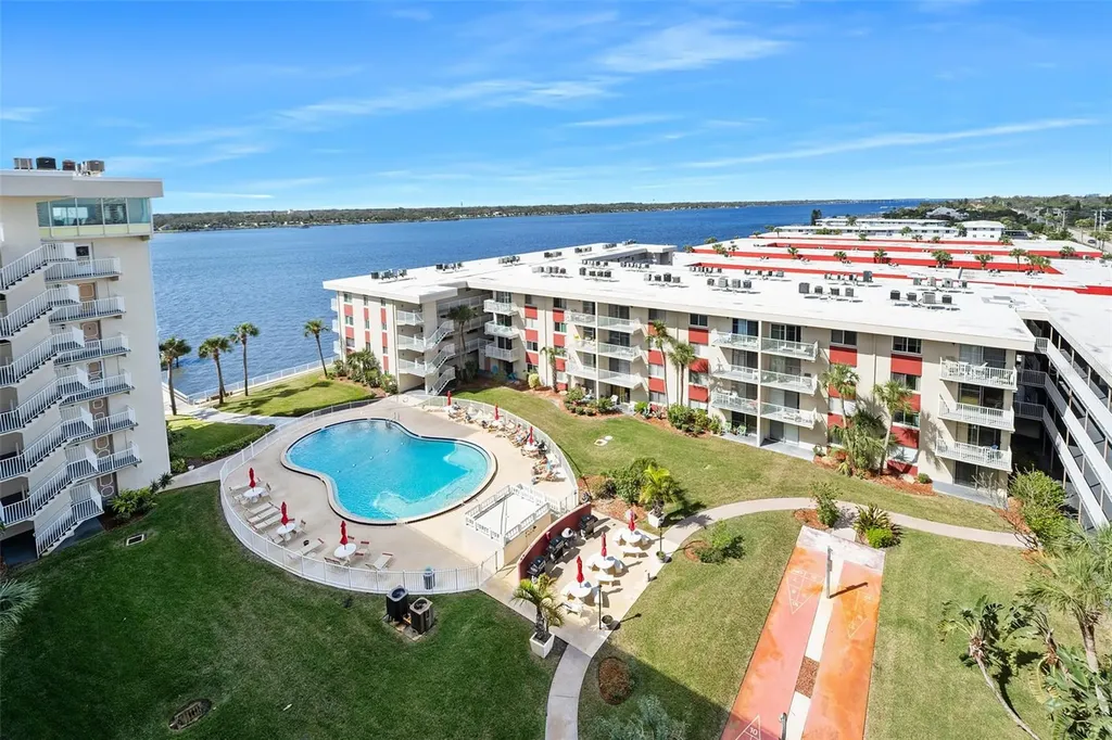 2711 N Halifax Avenue Daytona Beach FL 32118