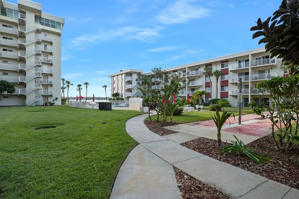 2711 N Halifax Avenue Daytona Beach FL 32118