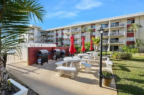2711 N Halifax Avenue Daytona Beach FL 32118