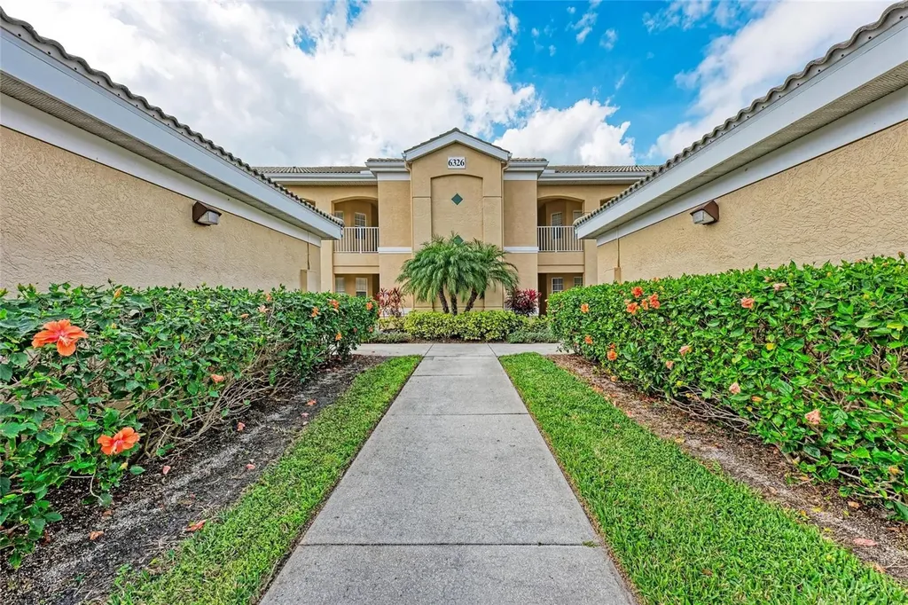 6326 Grand Oak Circle Bradenton FL 34203