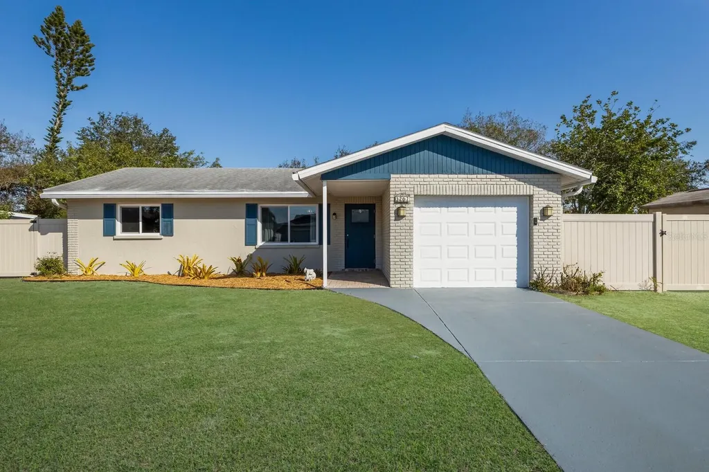 3207 33rd Street Court W Bradenton FL 34205