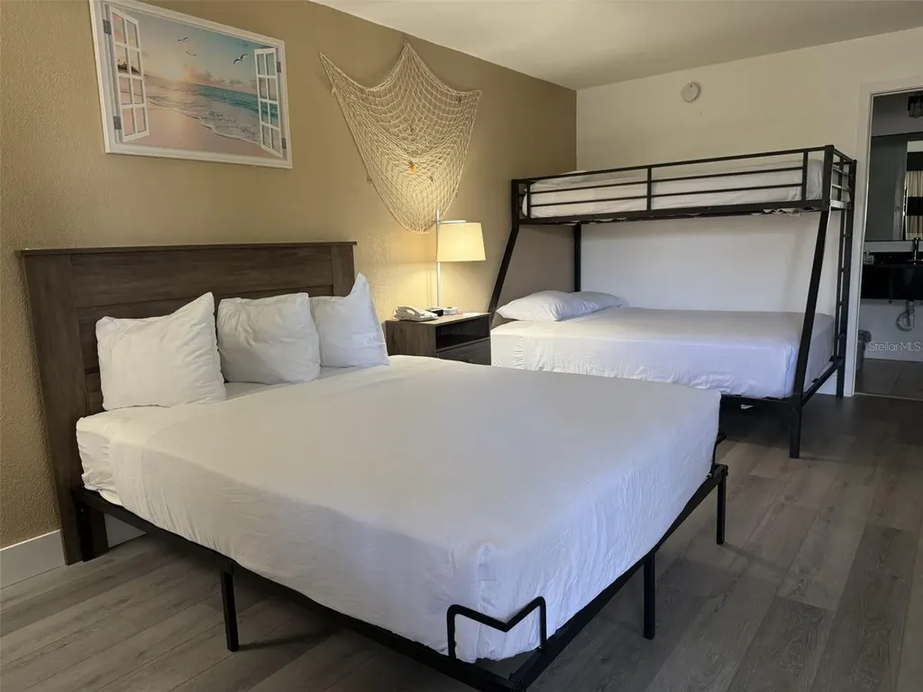 7150 N Tamiami Trail Sarasota FL 34243