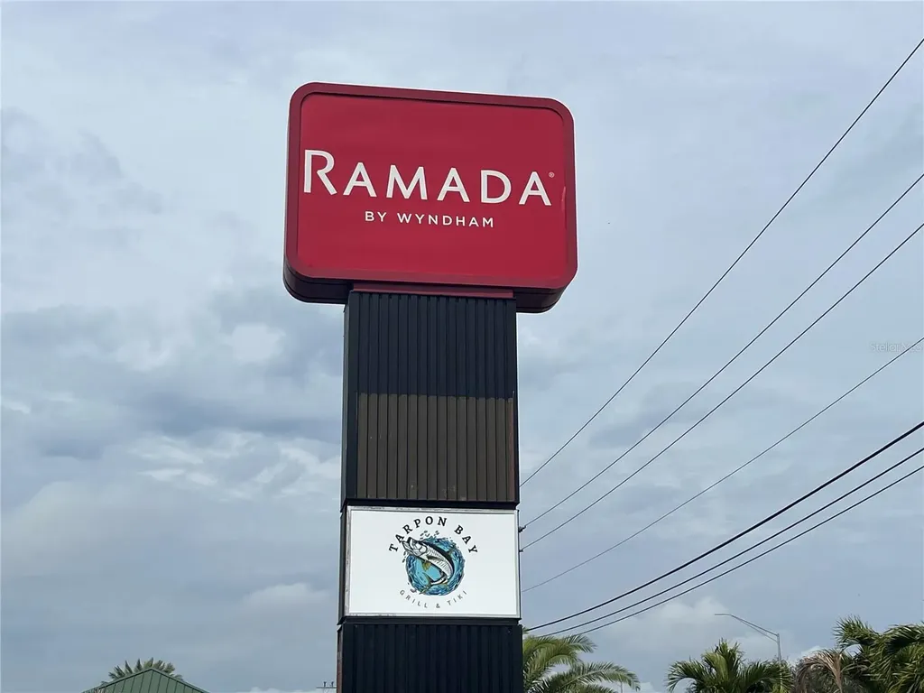 7150 N Tamiami Trail Sarasota FL 34243