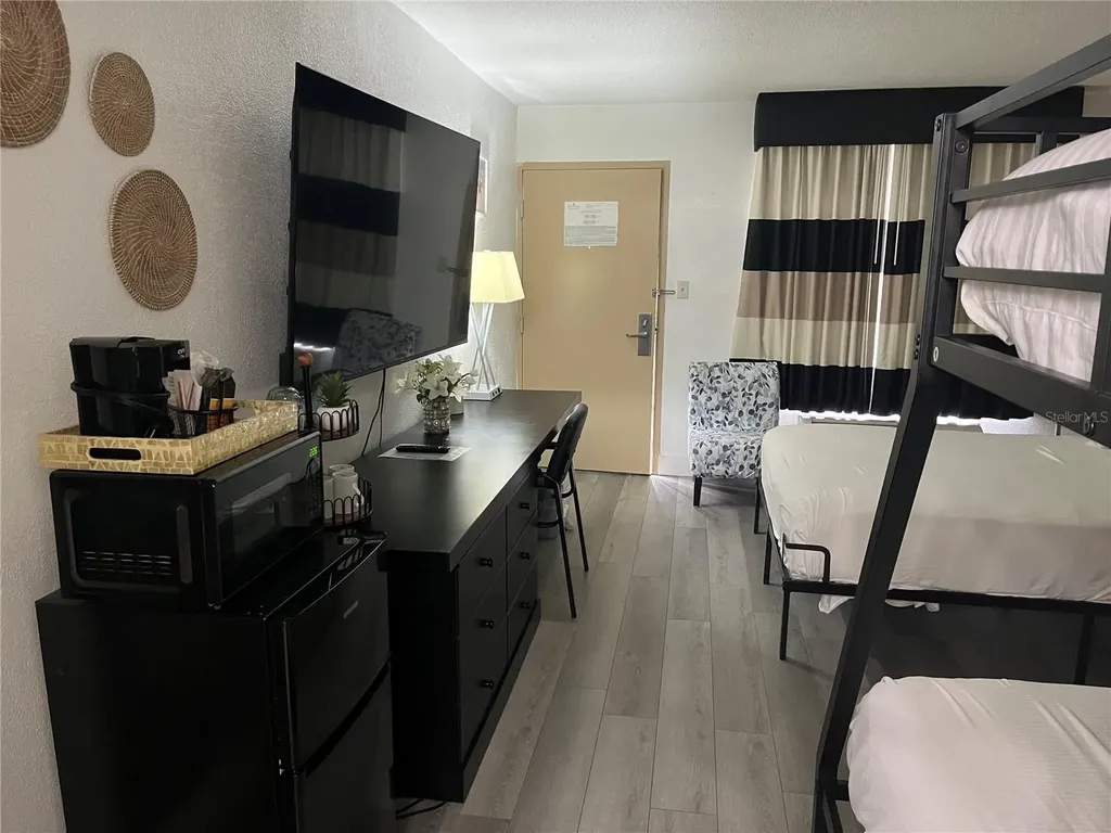 7150 N Tamiami Trail Sarasota FL 34243