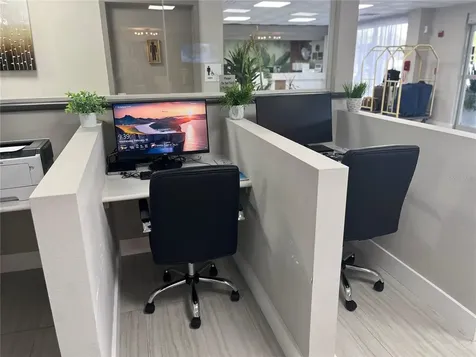 7150 N Tamiami Trail Sarasota FL 34243