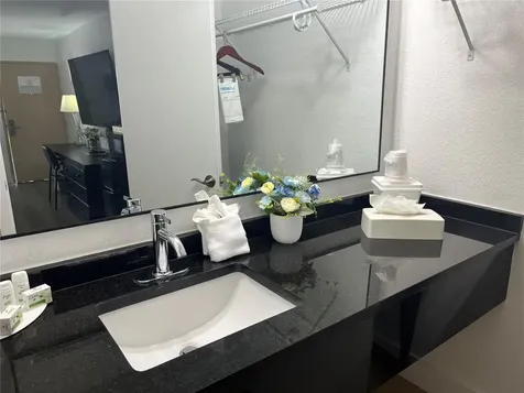 7150 N Tamiami Trail Sarasota FL 34243