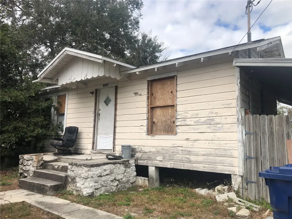 1820 E Sitka Street Tampa FL 33604