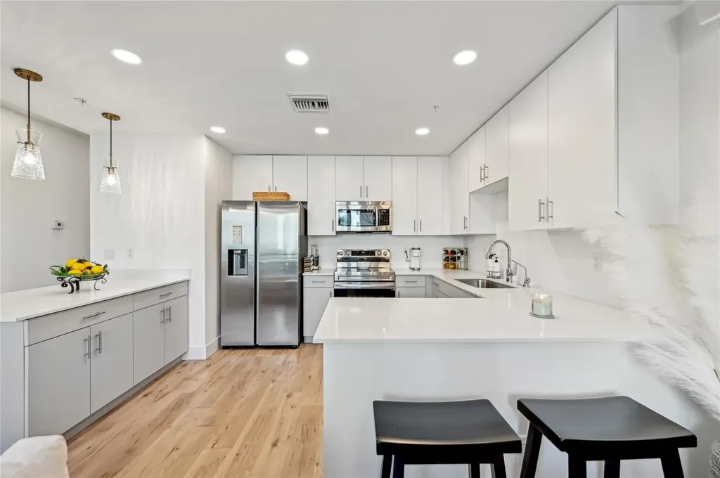 1703 N Tamiami Trail Sarasota FL 34234
