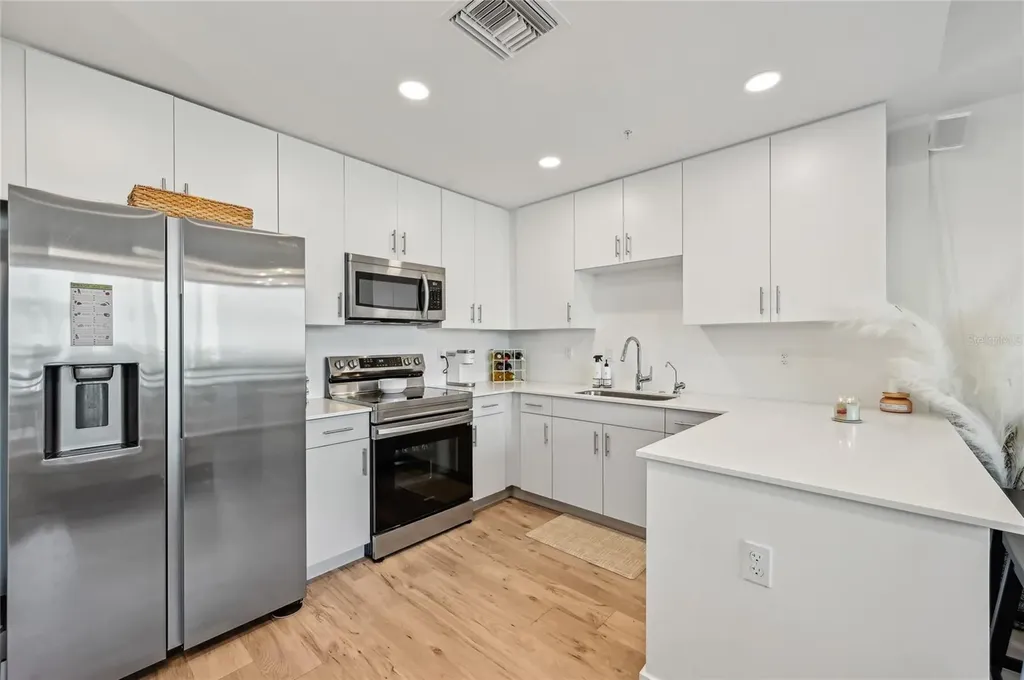 1703 N Tamiami Trail Sarasota FL 34234