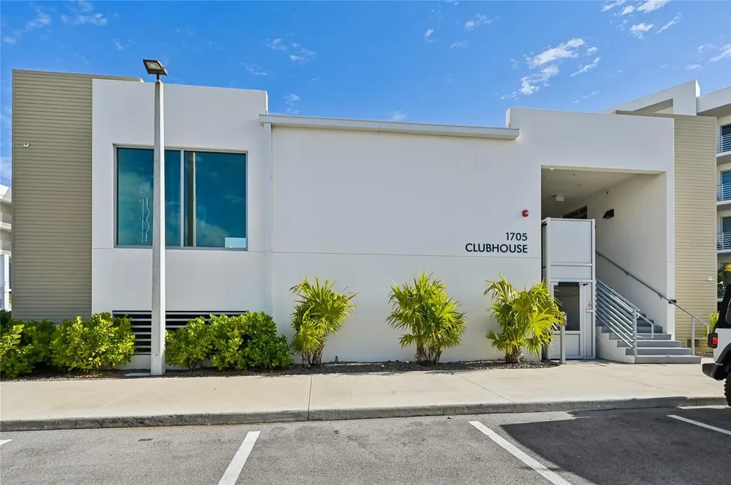 1703 N Tamiami Trail Sarasota FL 34234