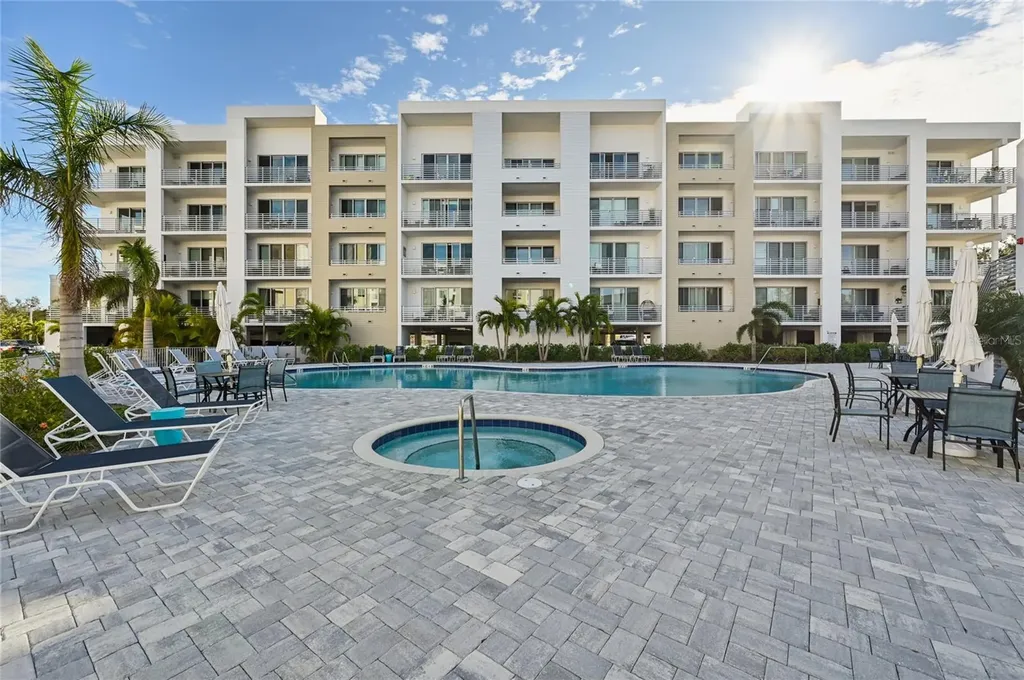 1703 N Tamiami Trail Sarasota FL 34234