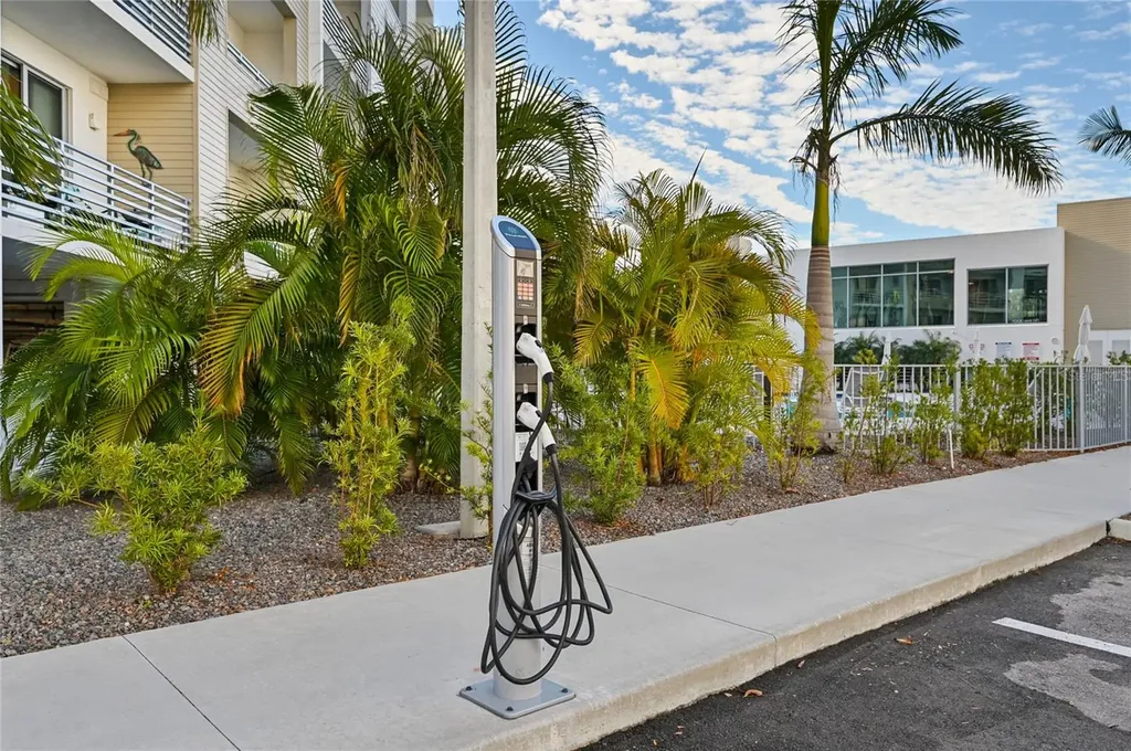 1703 N Tamiami Trail Sarasota FL 34234