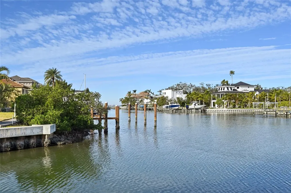 1703 N Tamiami Trail Sarasota FL 34234