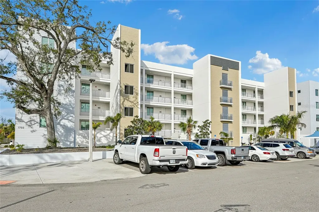 1703 N Tamiami Trail Sarasota FL 34234