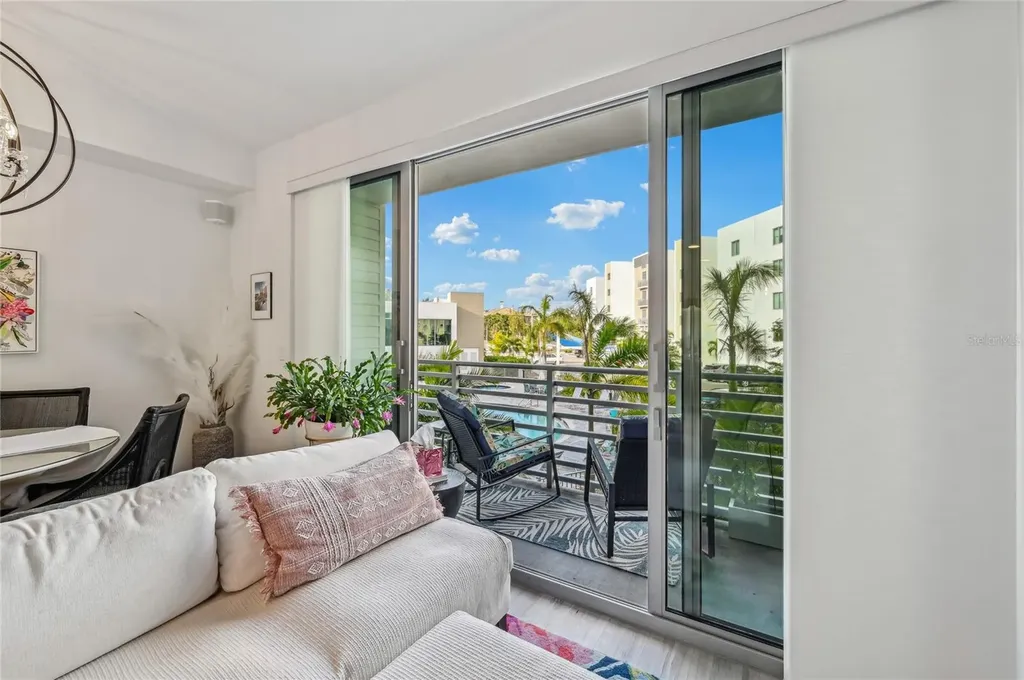 1703 N Tamiami Trail Sarasota FL 34234