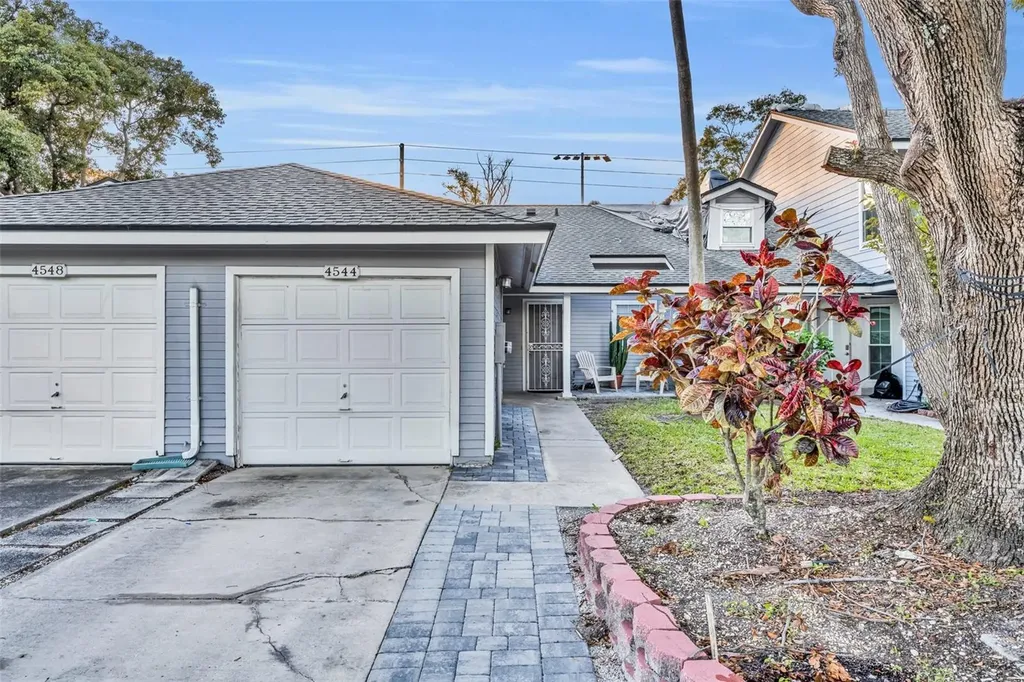4544 Summergrove Avenue Orlando FL 32812