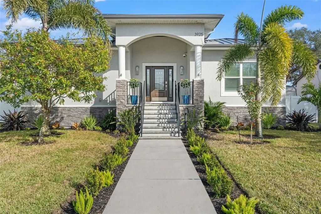 3925 1st Street NE St Petersburg FL 33703