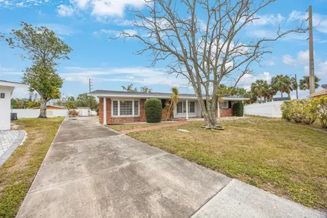 5290 38th Way S St Petersburg FL 33711