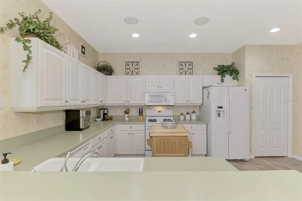 4259 Whispering Oaks Drive North Port FL 34287