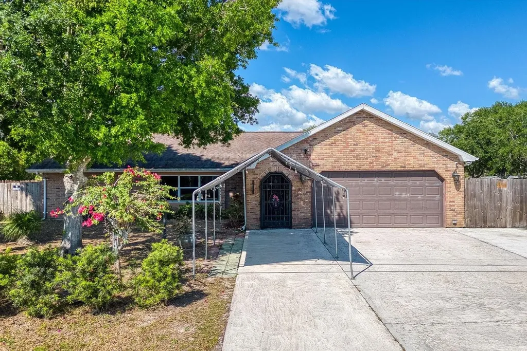 614 SE Prineville Street Port St Lucie FL 34983