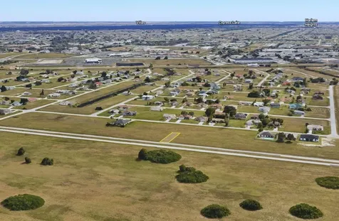 2008 Diplomat Parkway E Cape Coral FL 33909