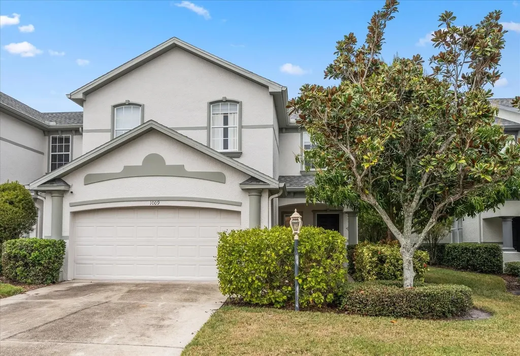 1009 Bella Vista Drive NE St Petersburg FL 33702