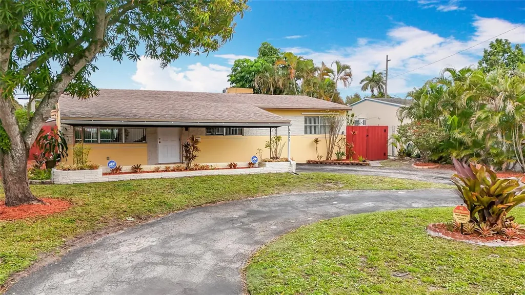 6771 Meade Street Hollywood FL 33024