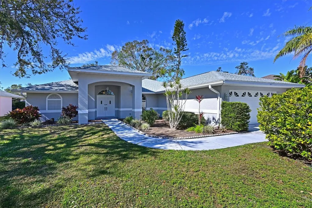 3267 Crystal Lakes Court Sarasota FL 34235