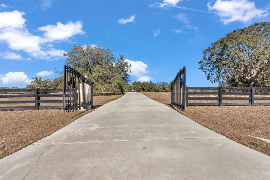 12535 SW 107th Street Road Dunnellon FL 34432