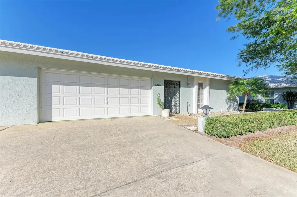 6704 11th Avenue W Bradenton FL 34209