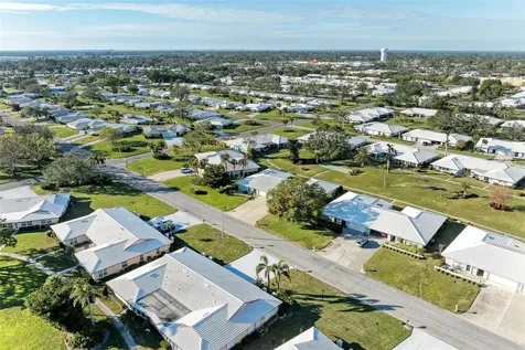 6704 11th Avenue W Bradenton FL 34209