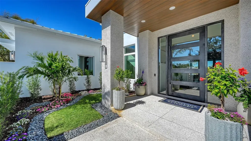 1521 S Lake Shore Drive Sarasota FL 34231