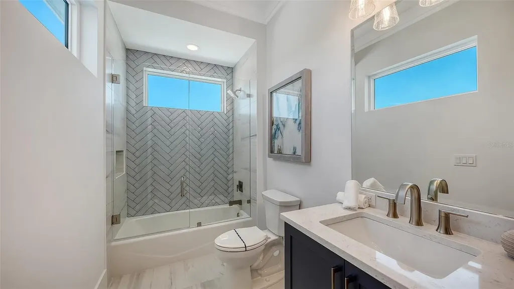 1521 S Lake Shore Drive Sarasota FL 34231
