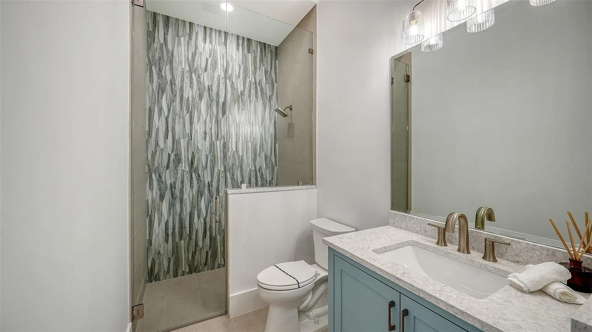 1521 S Lake Shore Drive Sarasota FL 34231