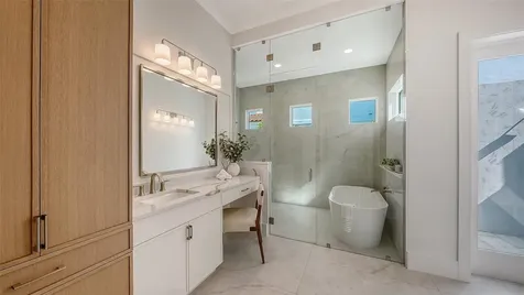 1521 S Lake Shore Drive Sarasota FL 34231