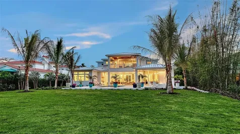 1521 S Lake Shore Drive Sarasota FL 34231