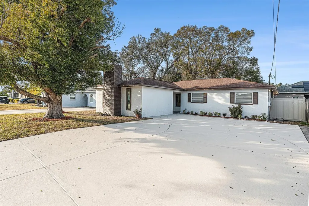 3213 W Grove Street Tampa FL 33614