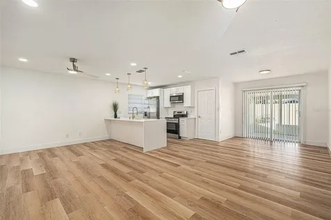 3213 W Grove Street Tampa FL 33614