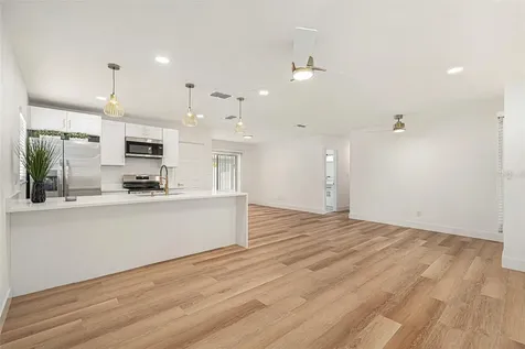 3213 W Grove Street Tampa FL 33614