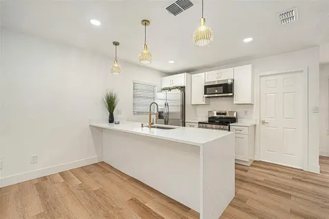 3213 W Grove Street Tampa FL 33614