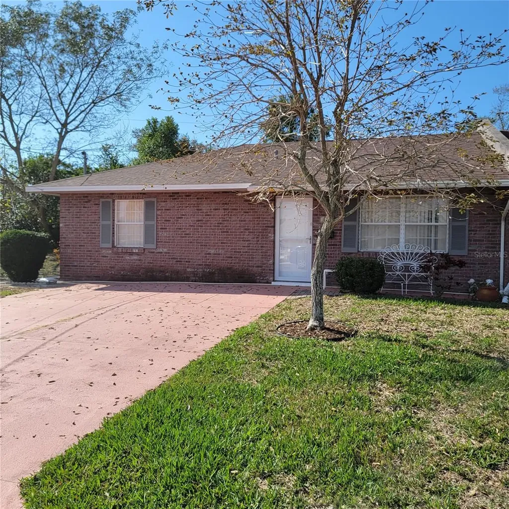 1420 Thousand Roses Drive S Lake Wales FL 33853