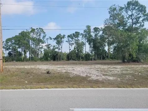 31 Wilmington Parkway Cape Coral FL 33993