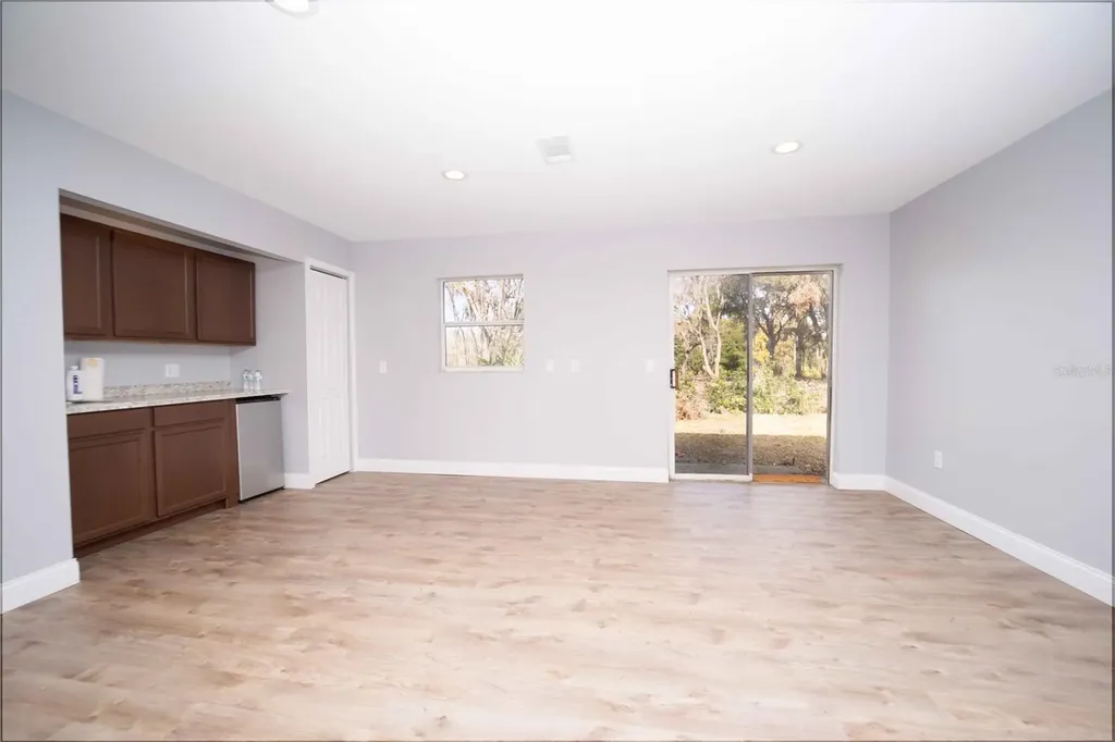 6876 E State Road 44 Wildwood FL 34785