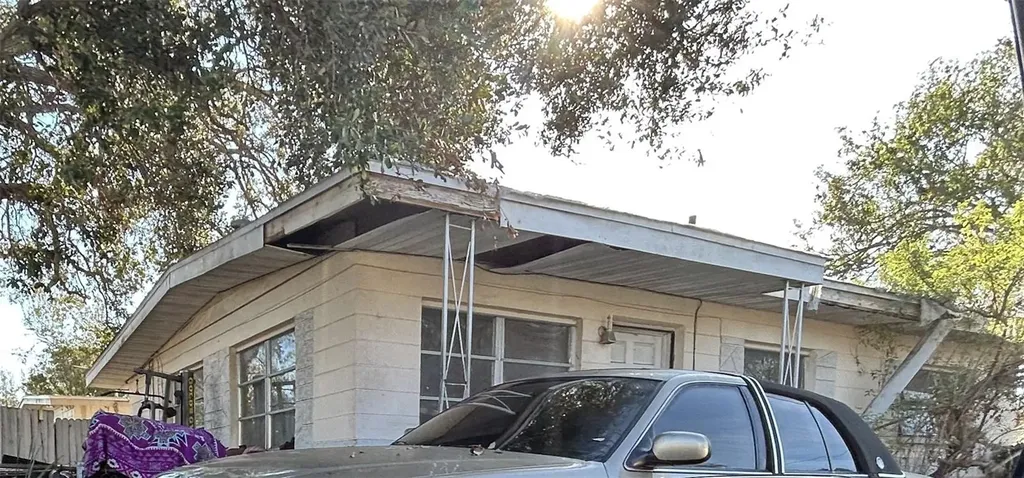 2914 12th Avenue S St Petersburg FL 33712