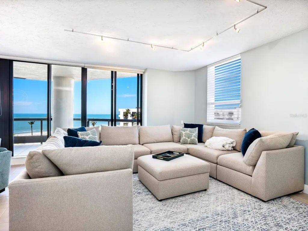 1281 Gulf Of Mexico Drive Longboat Key FL 34228