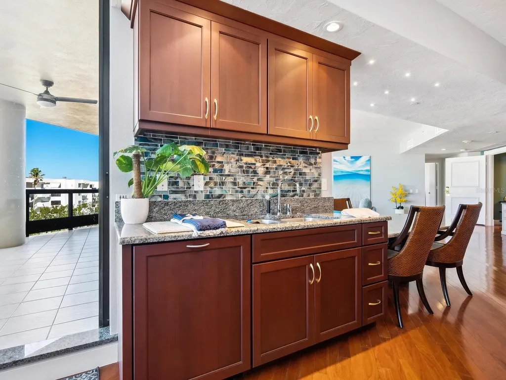 1281 Gulf Of Mexico Drive Longboat Key FL 34228