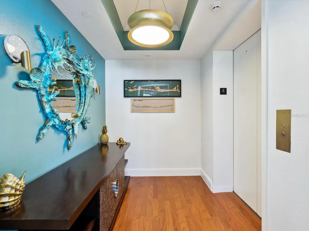 1281 Gulf Of Mexico Drive Longboat Key FL 34228