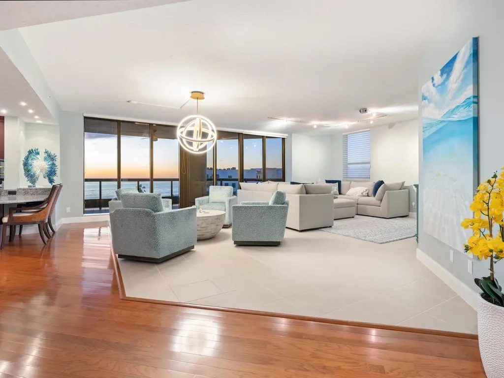 1281 Gulf Of Mexico Drive Longboat Key FL 34228
