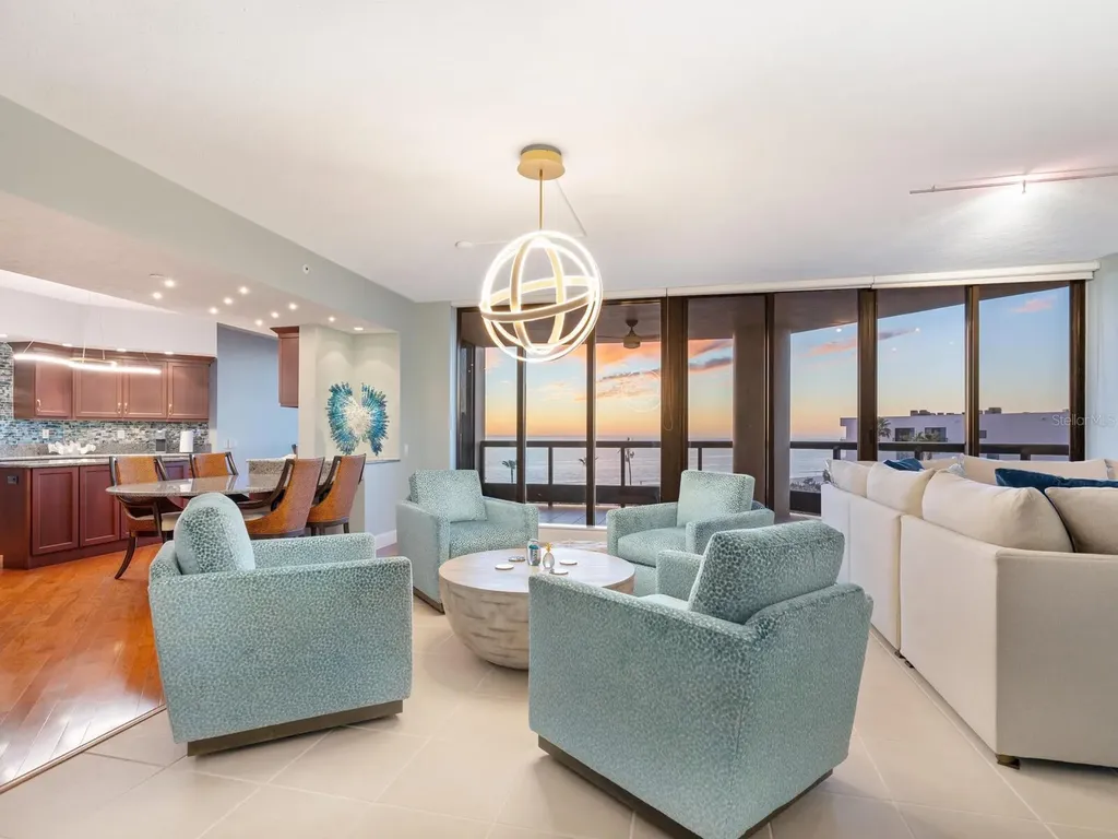 1281 Gulf Of Mexico Drive Longboat Key FL 34228